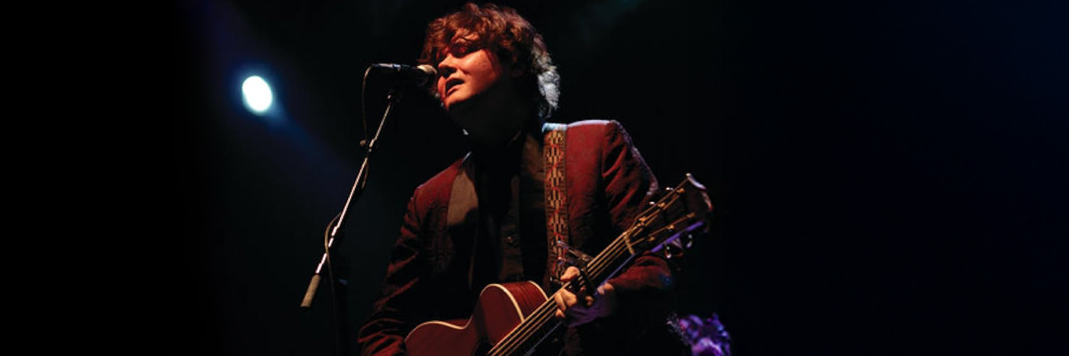 Love Shines Background Image